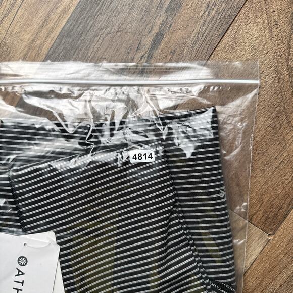 Athleta‎ Satulation Stash Pocket II Textured Leggings Women's Large Cropped NWT - Picture 14 of 14